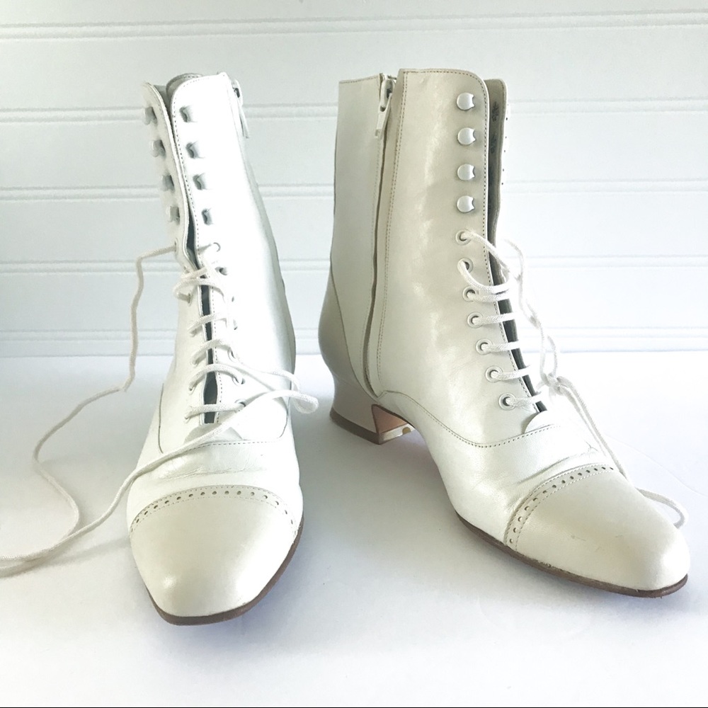 Kenneth COLE Victorian Lace Up Boots Witch Hallowe